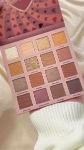 Heart-Themed Chocolate Infusion 16-Pan Eyeshadow Palette – Rich Cocoa, Warm Caramel & Berry Tones